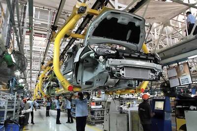 Need Plan to Redeploy Displaced Auto Workers Post Electric Vehicle Switch: Par Panel to Govt