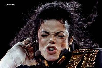 Fans petition to stop Jackson autopsy show