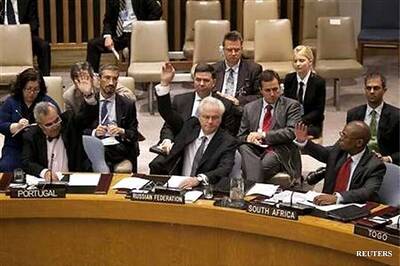 UN council authorizes up to 300 Syria truce monitors