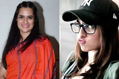 Sonakshi Sinha Blocks Singer Sona Mohapatra Over Singers vs Actors Debate