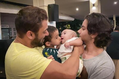 Salman Khan Posing with Siblings Ahil and Ayat is a Heartwarming Moment, See Pic